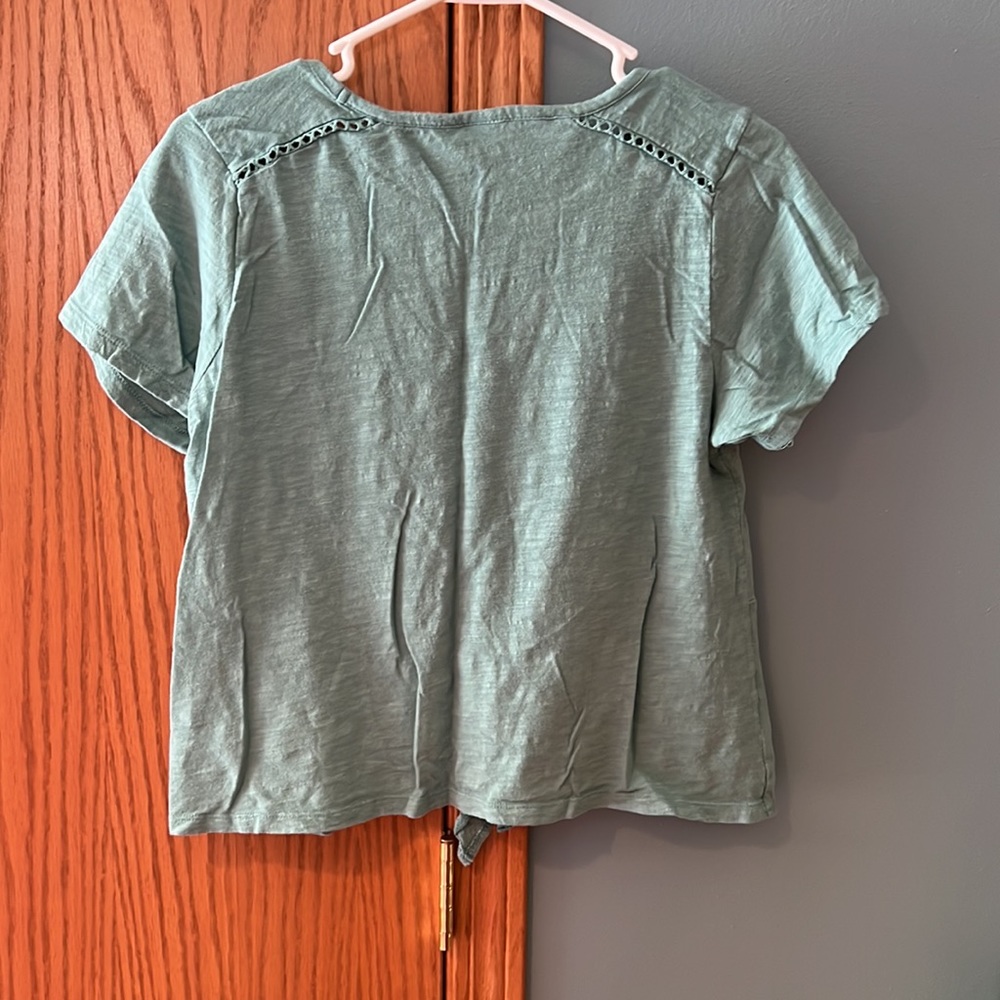 Old Navy Mint Green Top Size Medium Shoulder Detail Knotted Casual Spring Pastel - Picture 4 of 6